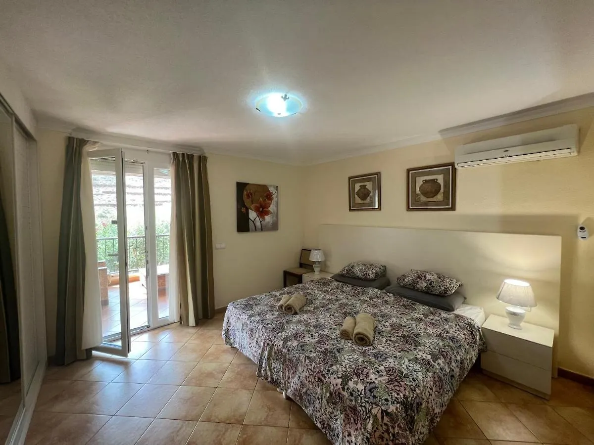 Villa With Private Pool And Beautiful Garden Los Cristianos  0*, Los Cristianos (Tenerife)