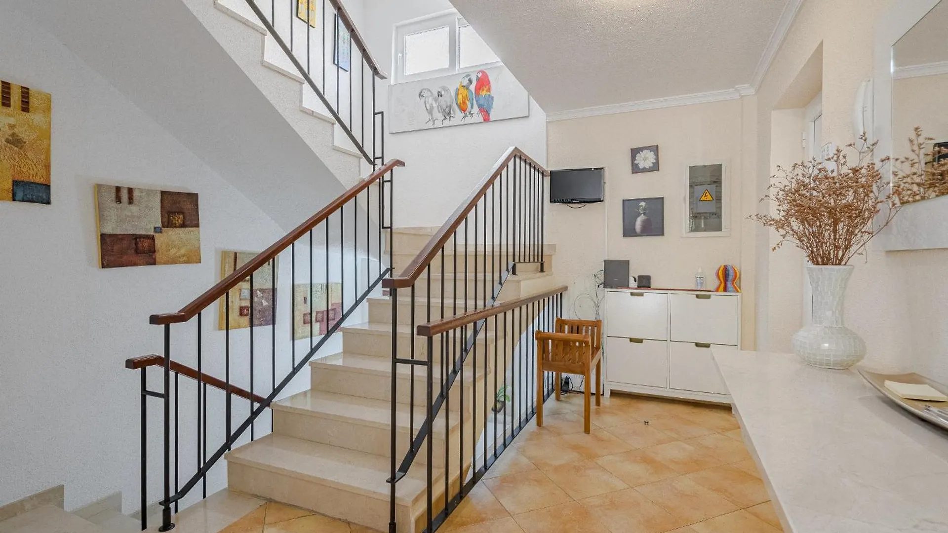 Villa With Private Pool And Beautiful Garden Los Cristianos  Holiday home Los Cristianos (Tenerife)